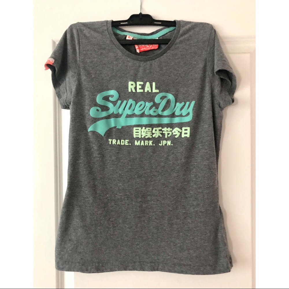 Preowned Superdry Tee women’s size Large
